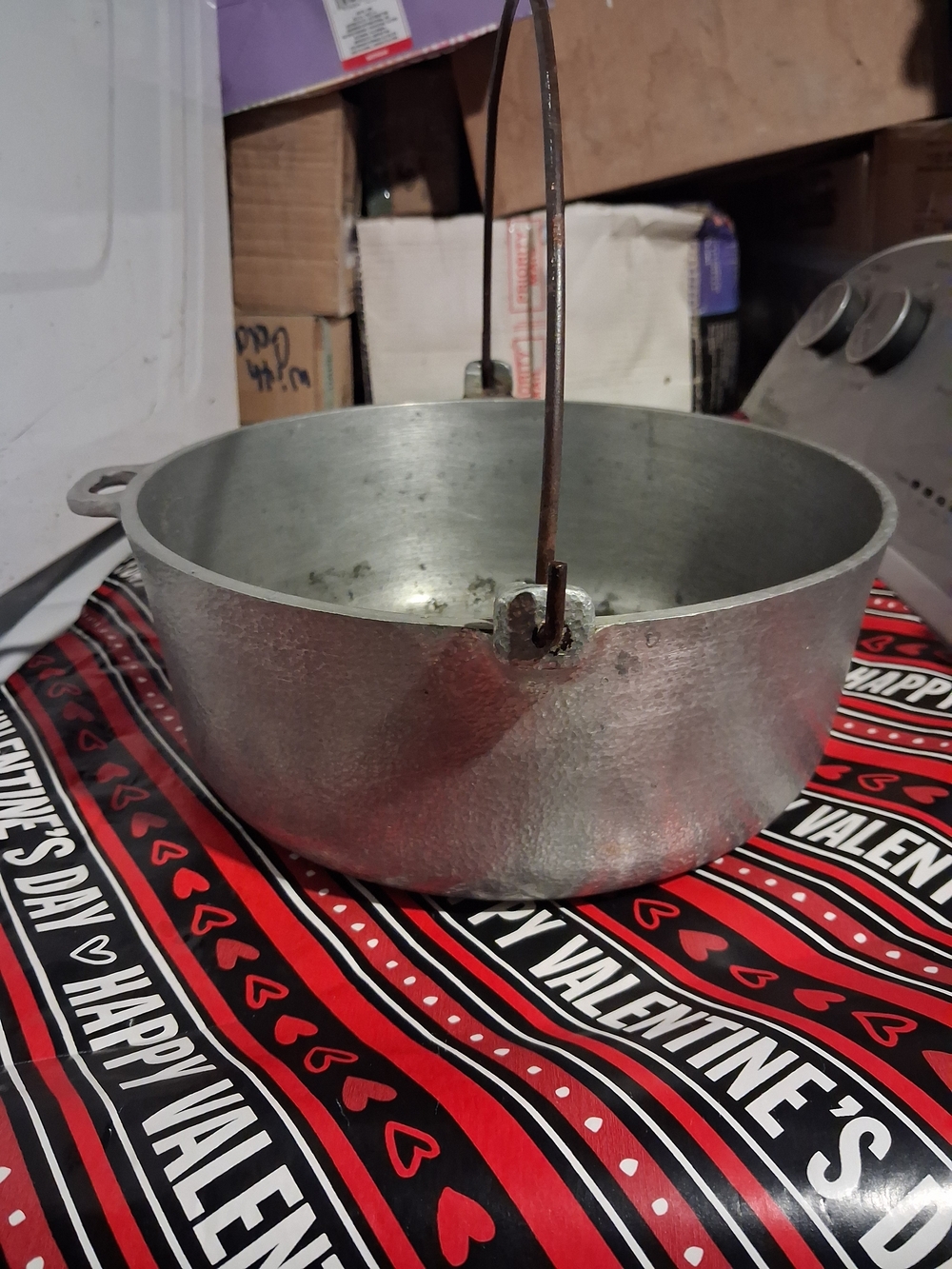 Club Hammercraft Hammered Aluminum Dutch Oven Without Lid.